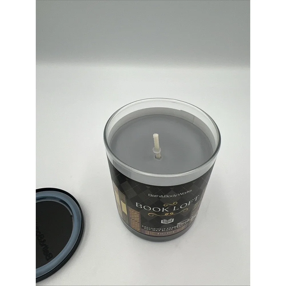 Bath & Body Works Single Wick Candle 8 oz Book Loft NEW!‎ - Picture 3 of 4